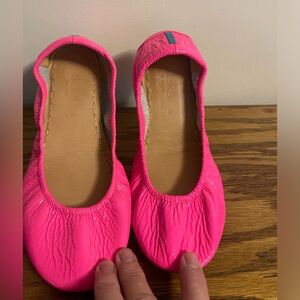 Pop pink size 9 tieks